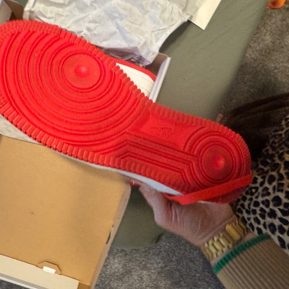 Nike Air Force 1 Valentines Edition - Picture 4 of 6